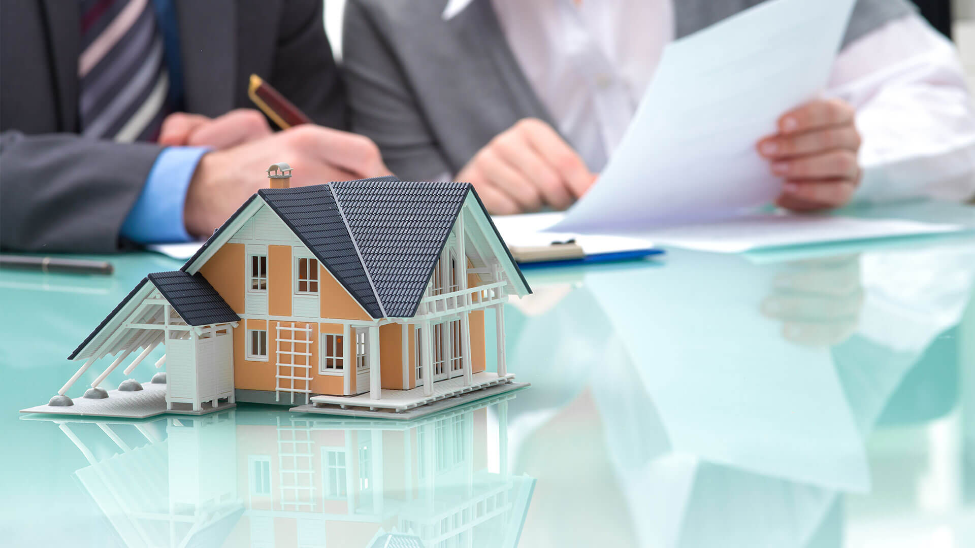 real-estate-broker